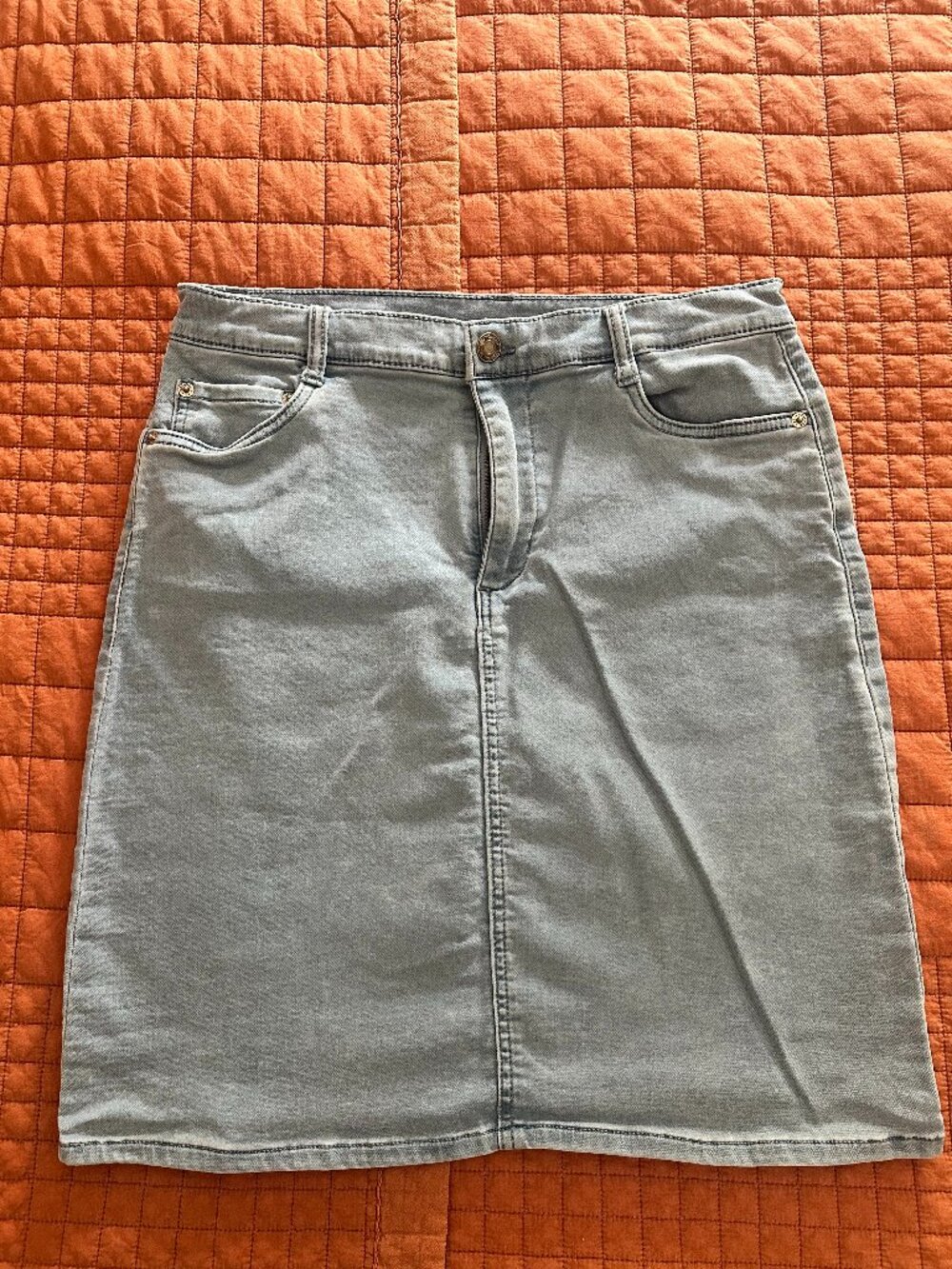 32 Degrees Faded Denim Skirt – Size 10